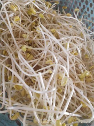 炒河粉的做法步骤：1