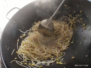 炒河粉的做法步骤：5