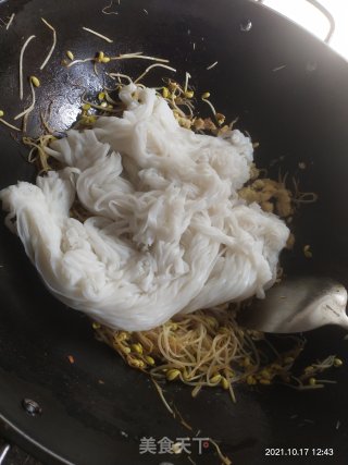 炒河粉的做法步骤：6