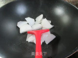 蛋饺萝卜汤的做法步骤：2