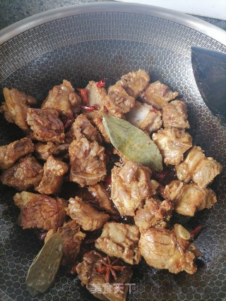 土豆烧排骨的做法步骤：4