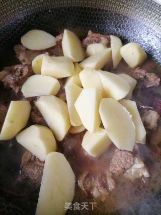 土豆烧排骨的做法步骤：6