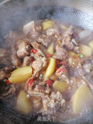 土豆烧排骨的做法步骤：7