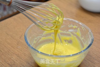 电饭煲戚风蛋糕的做法步骤：5