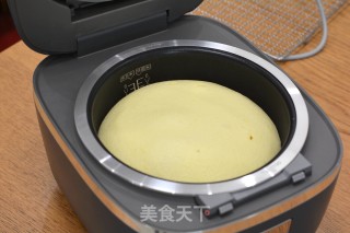 电饭煲戚风蛋糕的做法步骤：11