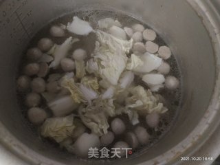 猪肉丸白菜汤的做法步骤：2