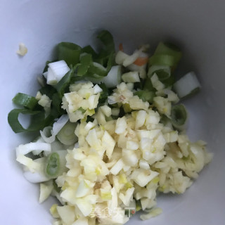 绿豆芽炒细面的做法步骤：4