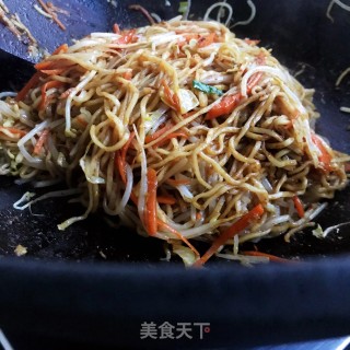 绿豆芽炒细面的做法步骤：9