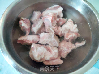 排骨炖粉皮的做法步骤：3