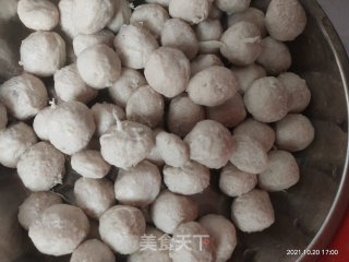 煎猪肉丸的做法步骤：1