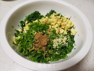 白萝卜秧鸡蛋馅饼的做法步骤：4