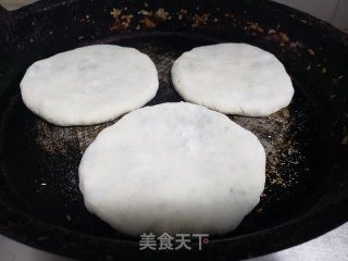 白萝卜秧鸡蛋馅饼的做法步骤：11