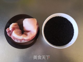 梅菜扣肉的做法步骤：1