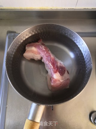 梅菜扣肉的做法步骤：2