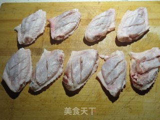 干锅大虾鸡翅的做法步骤：1