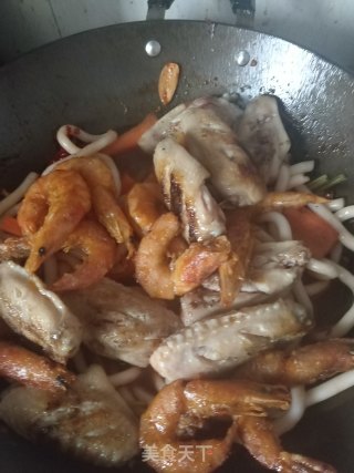 干锅大虾鸡翅的做法步骤：23