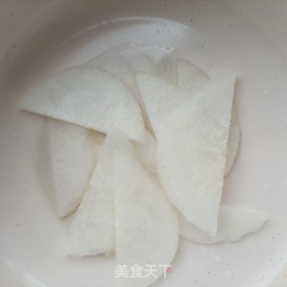 秋梨玫瑰花的做法步骤：3
