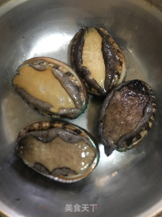 黄金白银蒸鲍鱼的做法步骤：1