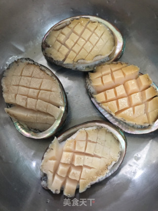 黄金白银蒸鲍鱼的做法步骤：3