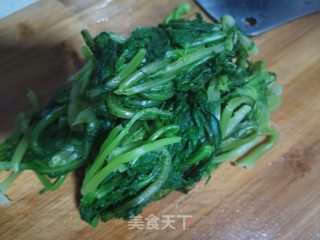 雪里蕻炒肉末的做法步骤：1