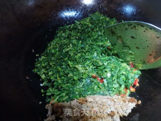 雪里蕻炒肉末的做法步骤：5