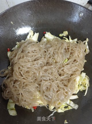 包菜炒粉条的做法步骤：11