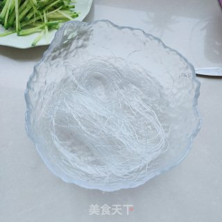 萝卜大骨汤的做法步骤：2