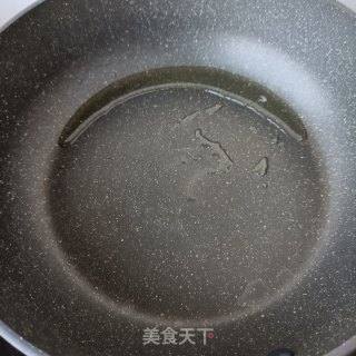 嫩南瓜熟肉炒米粉的做法步骤：7
