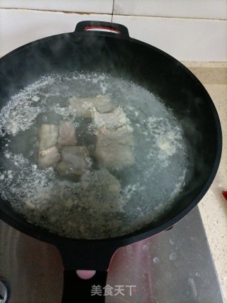 咸骨芋头粥的做法步骤：2