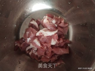 瘦肉油菜汤的做法步骤：2