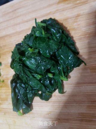 凉拌红薯杆红薯叶的做法步骤：2