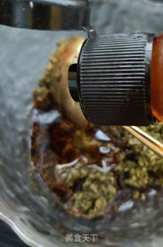韭花酱拌肉片茼蒿的做法步骤：3