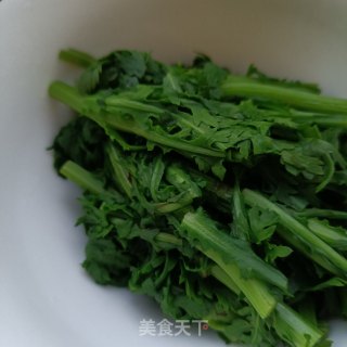 韭花酱拌肉片茼蒿的做法步骤：8