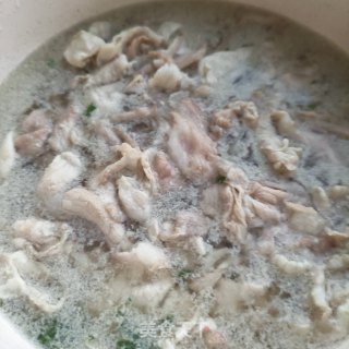 韭花酱拌肉片茼蒿的做法步骤：9