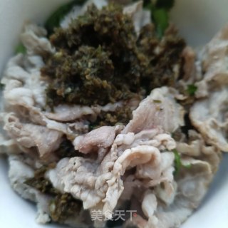 韭花酱拌肉片茼蒿的做法步骤：12