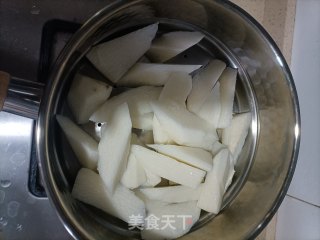 白萝卜炖羊蝎子的做法步骤：3