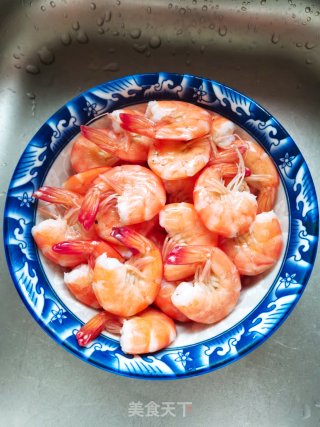土豆鲜虾饼的做法步骤：2