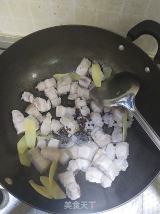 家常红烧肉的做法步骤：2