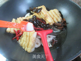 黑木耳莲藕烧兰花豆腐干的做法步骤：9