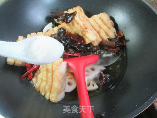 黑木耳莲藕烧兰花豆腐干的做法步骤：10