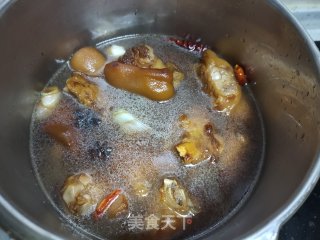 红烧猪蹄的做法步骤：10