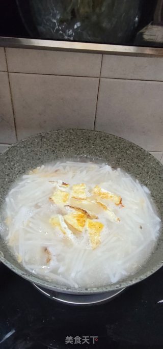 虾皮煎蛋萝卜丝汤的做法步骤：8