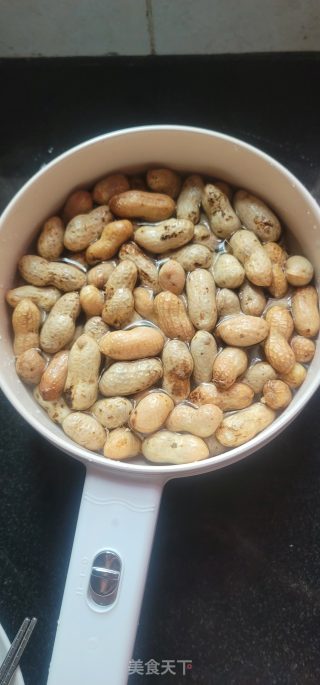 水煮花生的做法步骤：2