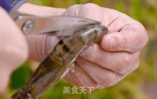 四合院家香丨豉油黄焖大明虾的做法步骤：1