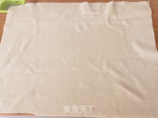 熏豆皮肉卷的做法步骤：2
