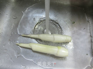 圆蛤肉茭白炒手捏菜的做法步骤：8