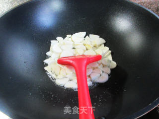 圆蛤肉茭白炒手捏菜的做法步骤：12