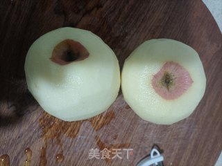 蒸苹果红枣的做法步骤：1