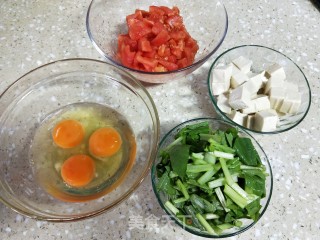 番茄鸡蛋炖豆腐的做法步骤：2