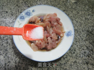 柿子椒鸡腿肉炒莲藕的做法步骤：5